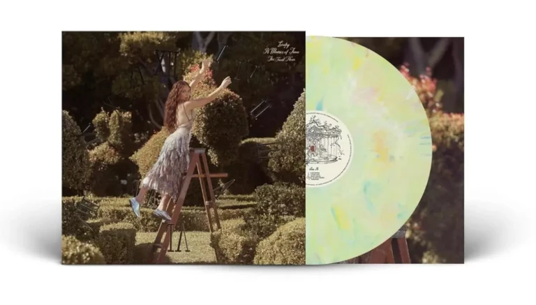 Laufey vinyle matter of time Final Hour